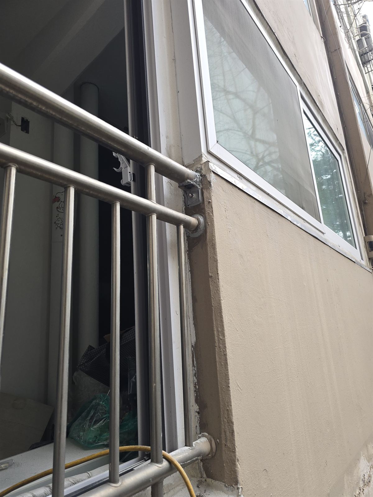 미장이 통째로 떨어진 자리 재시공 – 시공 후